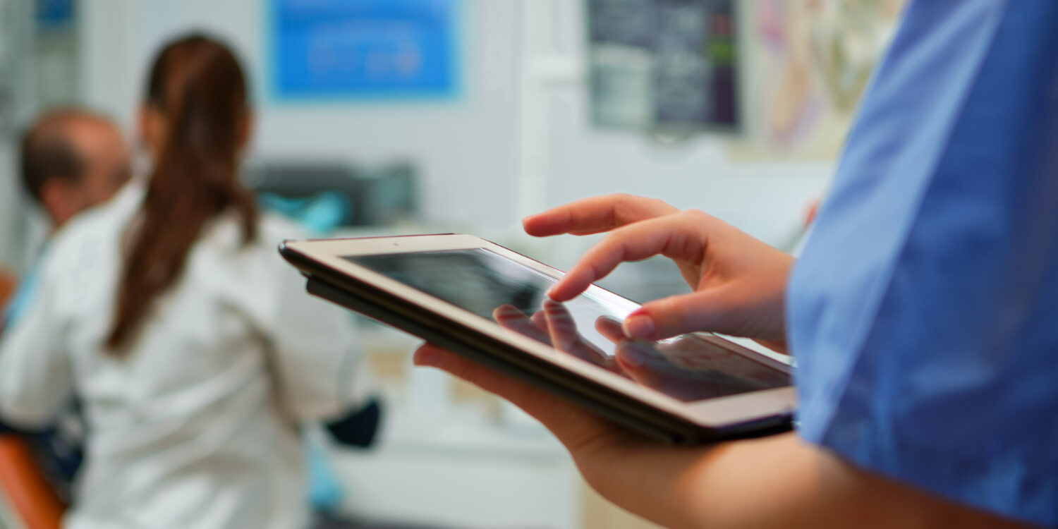 Modern healthcare communication tools replacing fax machines